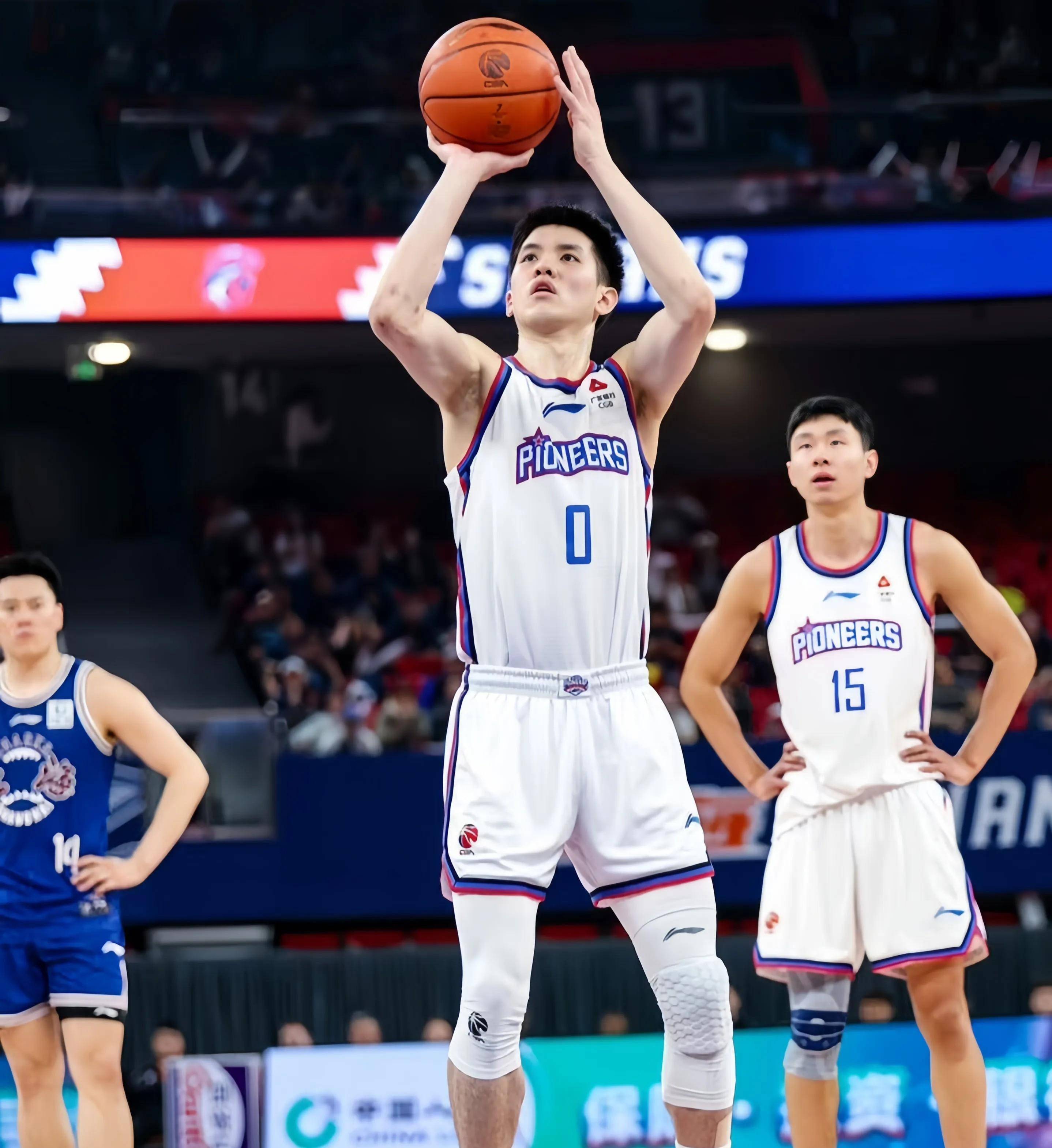 CBA季后赛清晨走向成谜；那不勒斯豪取连胜；态度坚定；轮换策略成焦点